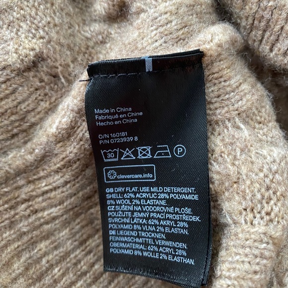 H&M V Neck Tunic Sweater - Picture 6 of 7